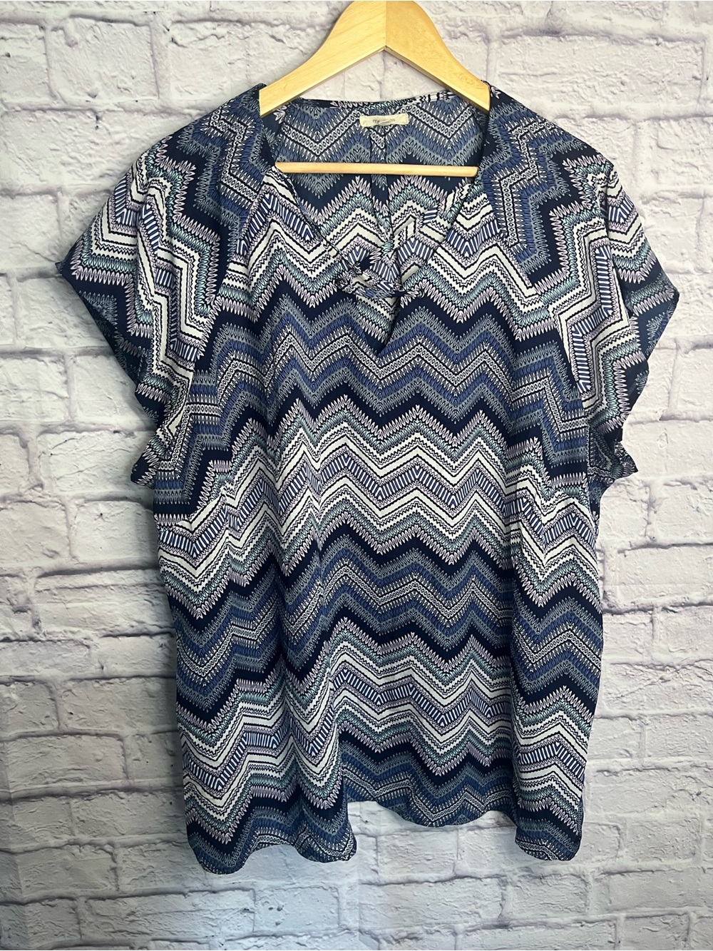 Maurices Blue Chevron Print Blouse – Women’s Plus Size 3 (3X)